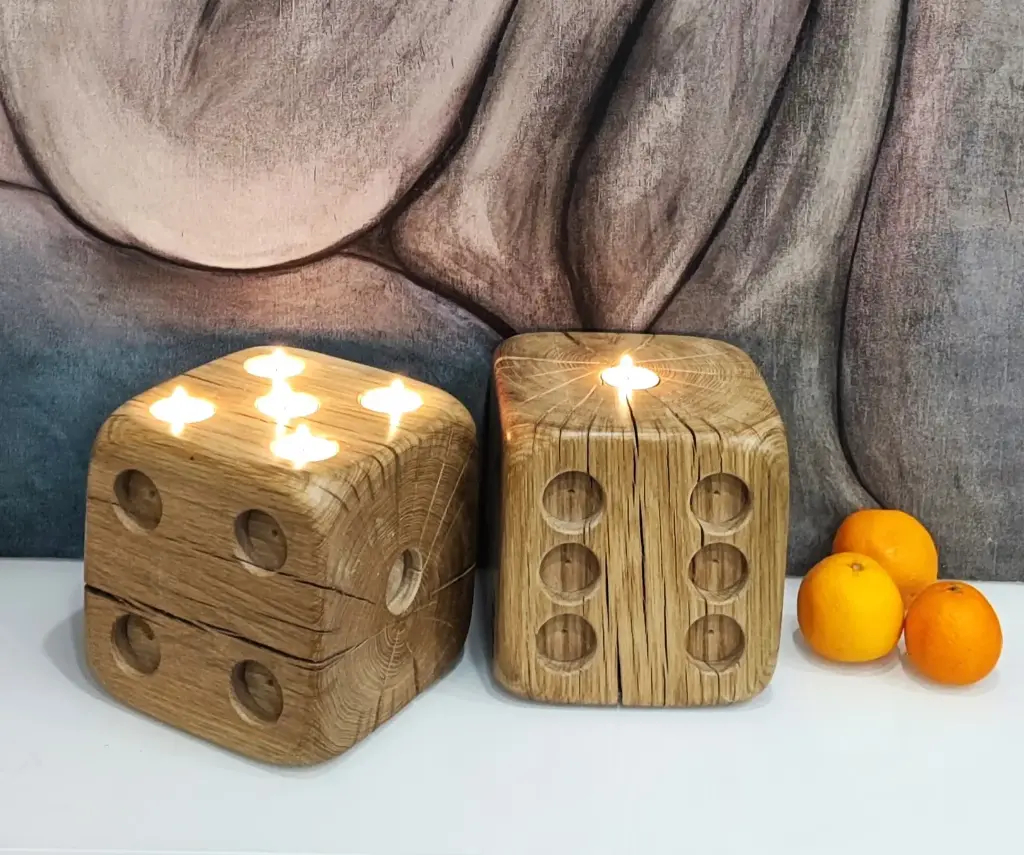 Dés chêne (grand modèle) 14 kg les deux.