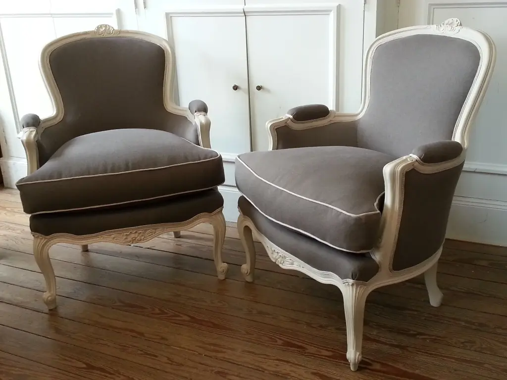 Bergères LOUIS XV, tissu lin / coton, coloris palombe ,( vendu uniquement la paire)